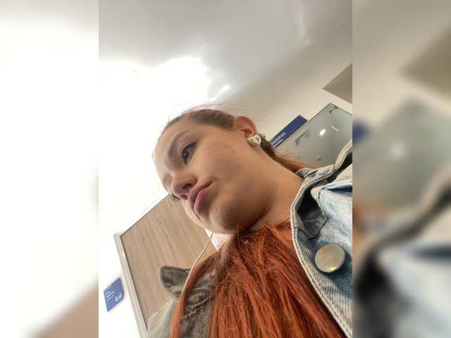 le modèle Pamela-Velvet est en webcam porno dans un show sur le site bongacams, il possède les tags suivants: Latino/Hispanic,Redhead,Shaved