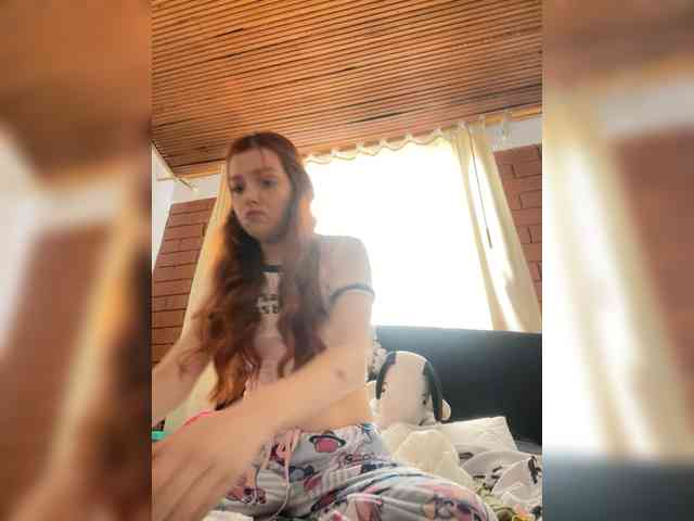 Pamela-Velvet webcam