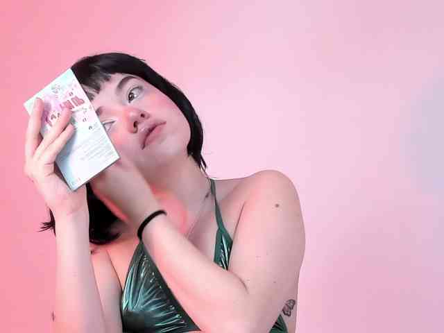 Pamela-Velvet webcam