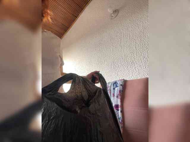 Pamela-Velvet webcam