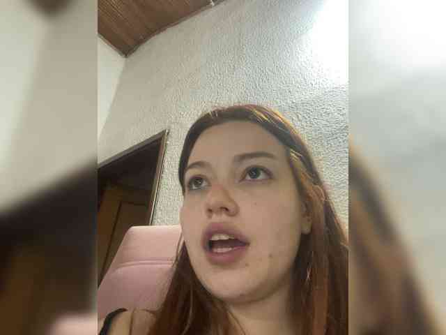 Pamela-Velvet webcam