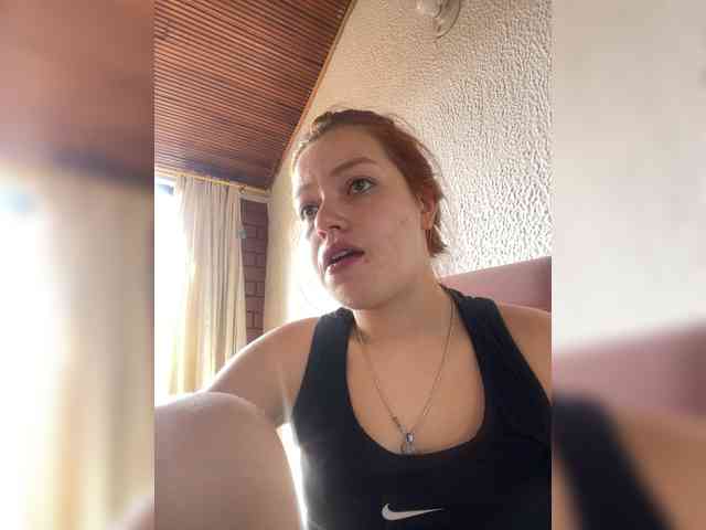 Pamela-Velvet webcam