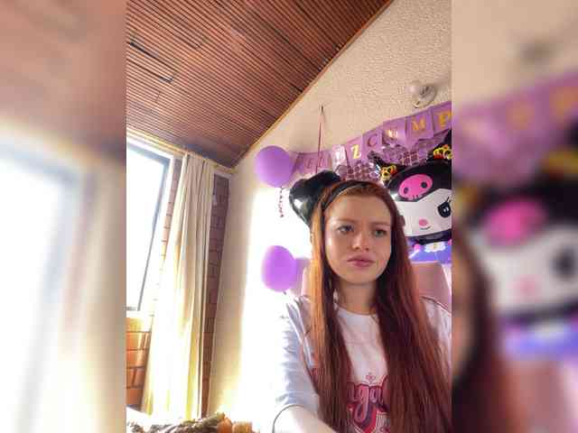 Pamela-Velvet webcam