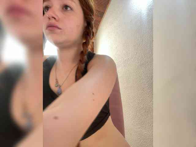 Pamela-Velvet webcam