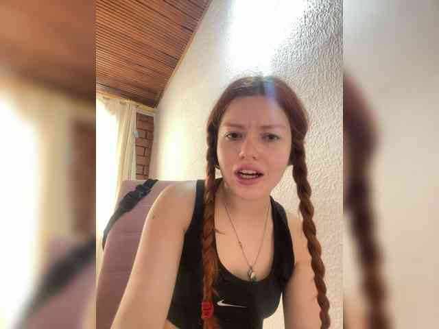 Pamela-Velvet webcam