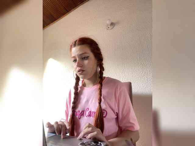 Pamela-Velvet webcam