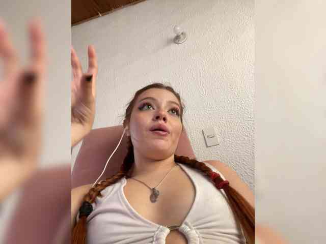 Pamela-Velvet Pamela-Velvet