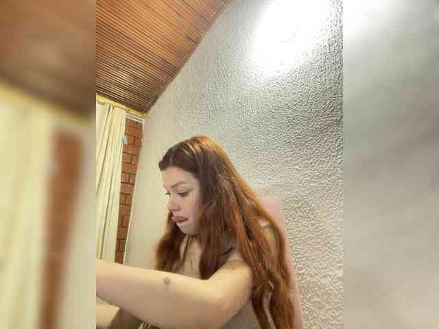 Pamela-Velvet webcam