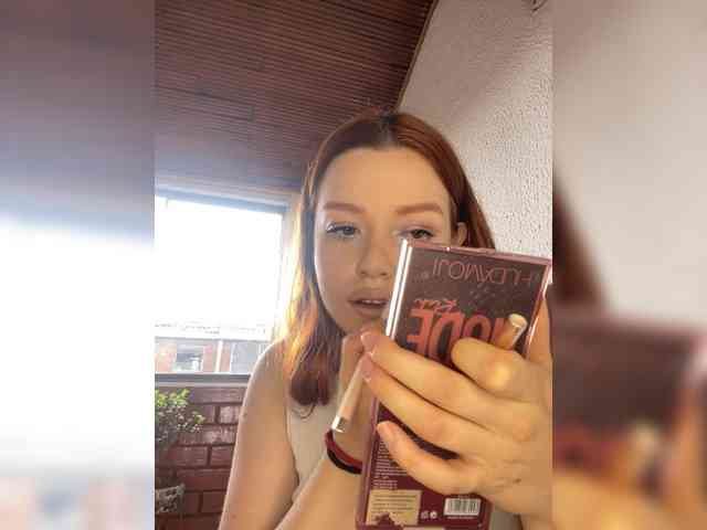 Pamela-Velvet webcam