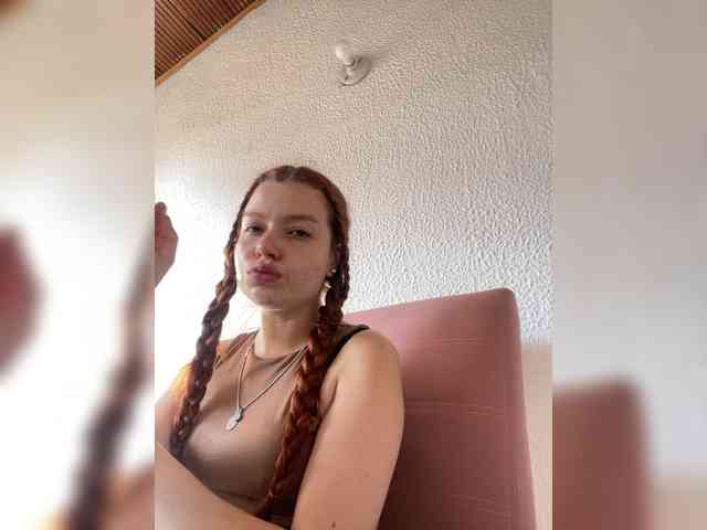 Pamela-Velvet webcam