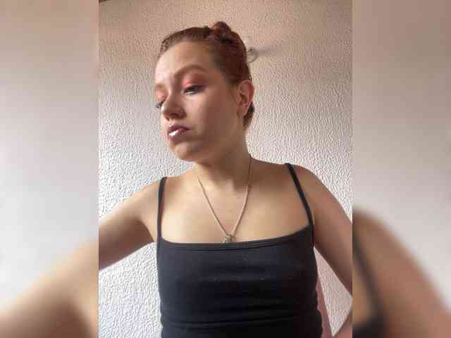 Pamela-Velvet webcam