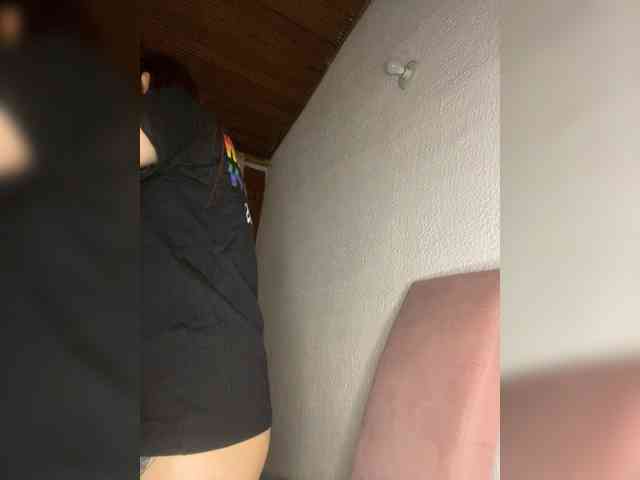 Pamela-Velvet webcam