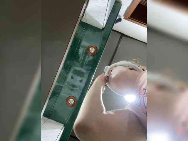 Pamela-Velvet webcam