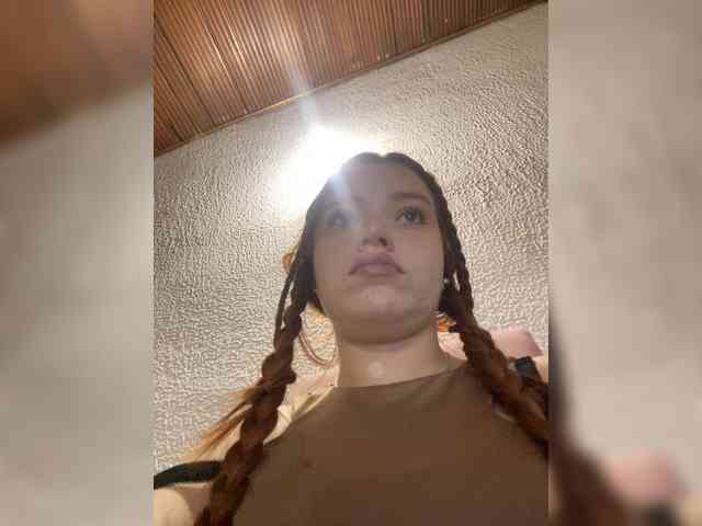 Pamela-Velvet webcam