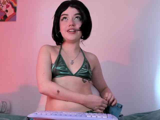 Pamela-Velvet webcam