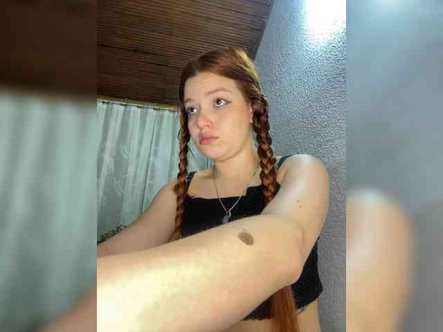 Pamela-Velvet webcam