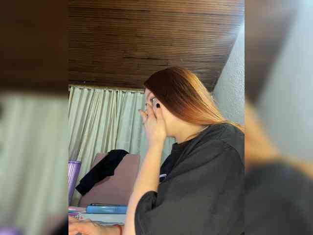 Pamela-Velvet Pamela-Velvet