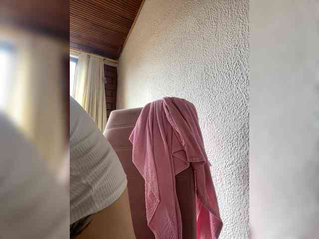 Pamela-Velvet webcam