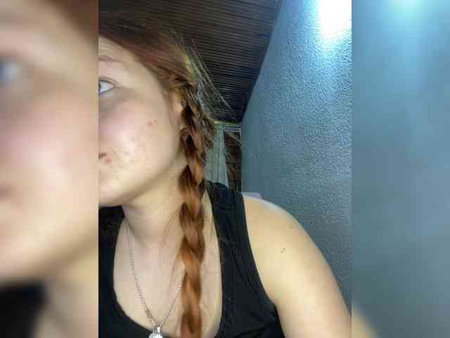 Pamela-Velvet webcam