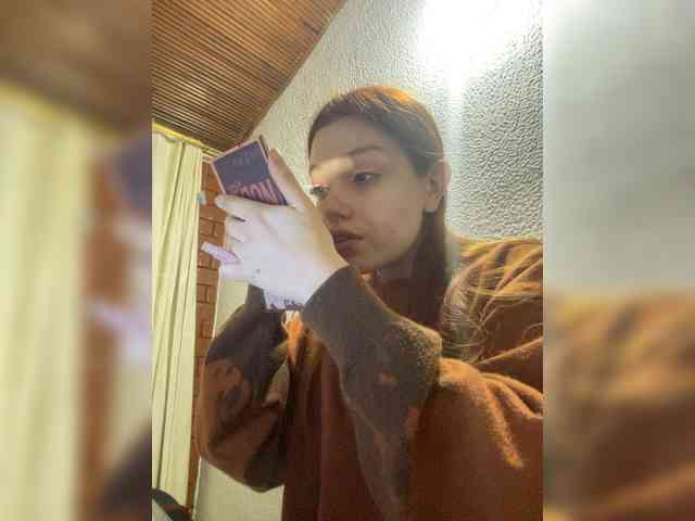 Pamela-Velvet webcam