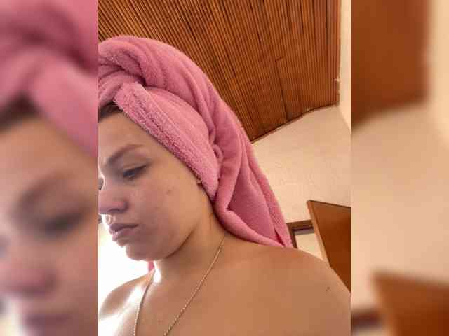 Pamela-Velvet webcam