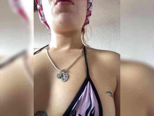 Pamela-Velvet webcam