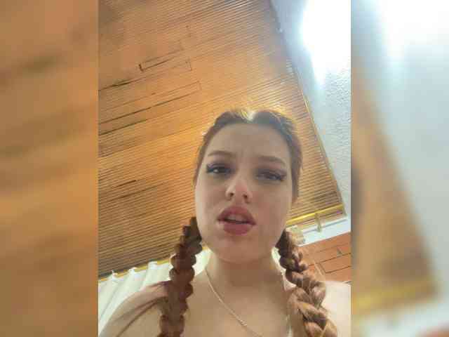 Pamela-Velvet Pamela-Velvet