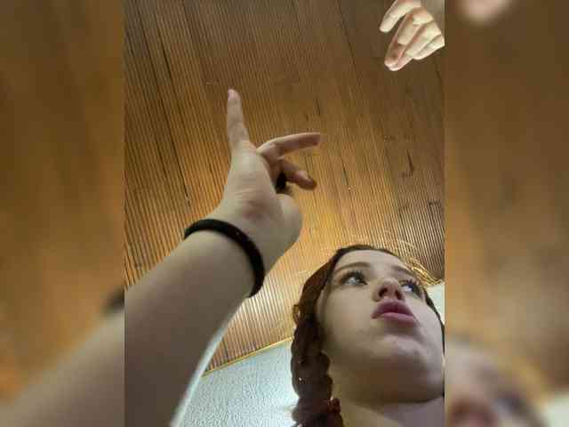 Pamela-Velvet webcam