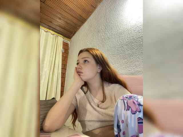 Pamela-Velvet webcam