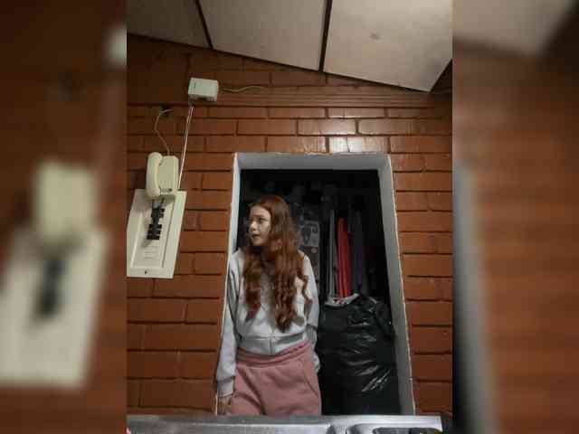 Pamela-Velvet Pamela-Velvet