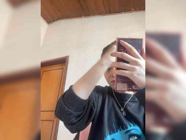 Pamela-Velvet webcam