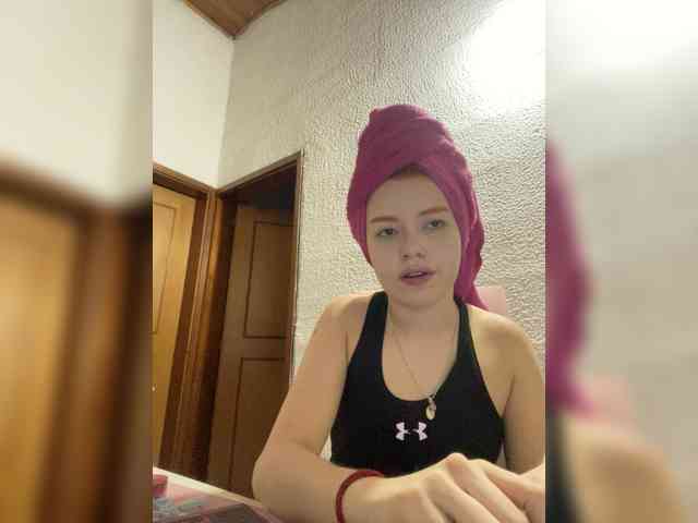 Pamela-Velvet Pamela-Velvet