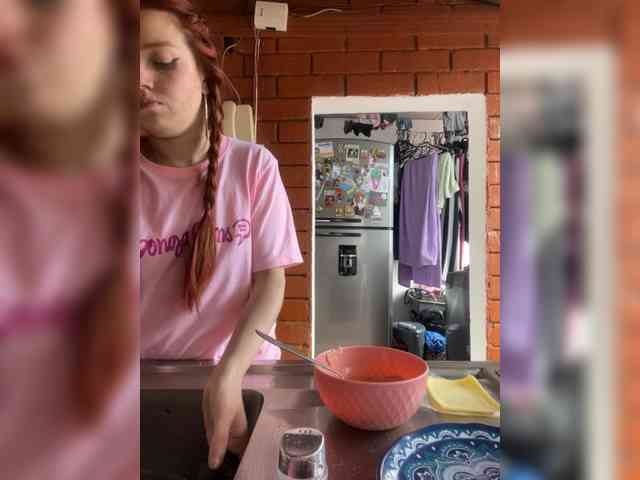 Pamela-Velvet webcam