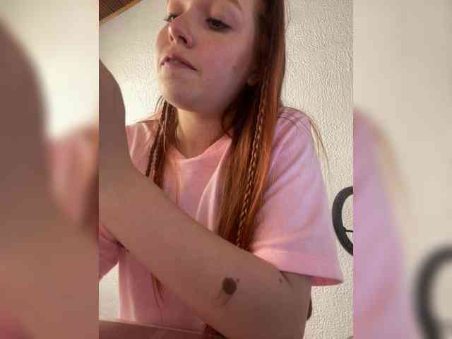 Pamela-Velvet webcam