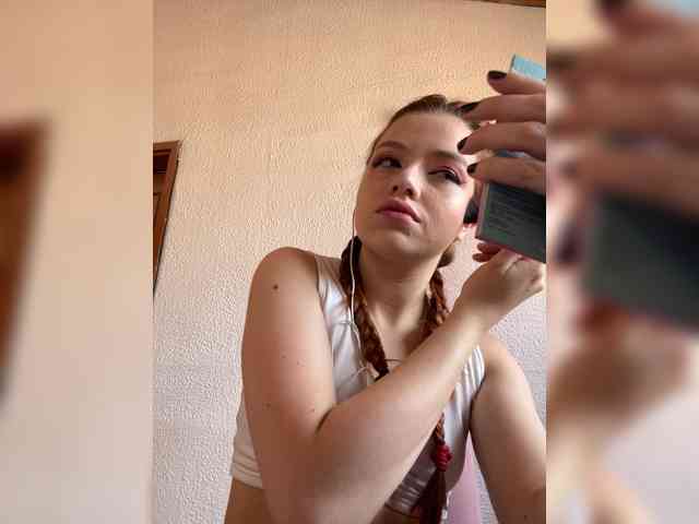 Pamela-Velvet Pamela-Velvet