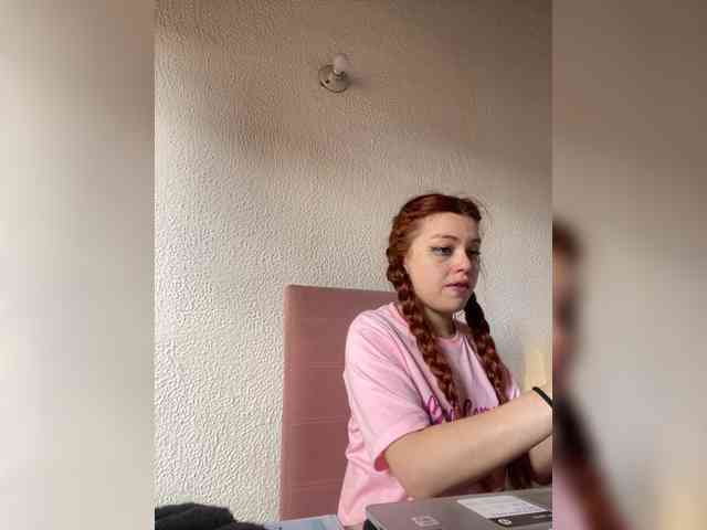 Pamela-Velvet webcam