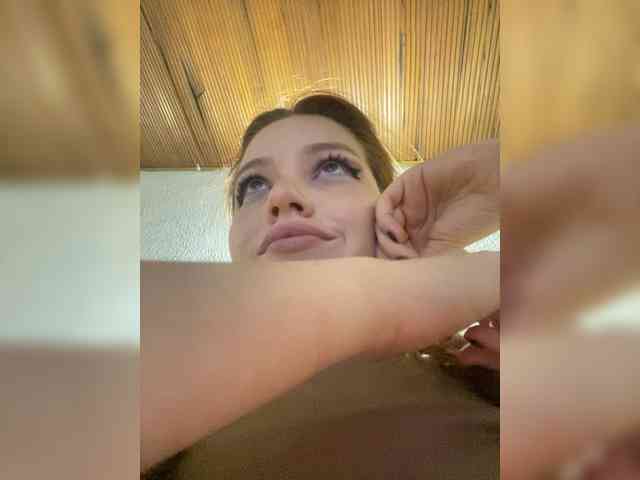 Pamela-Velvet Pamela-Velvet