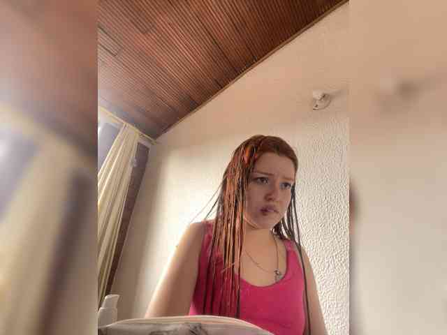 Pamela-Velvet webcam