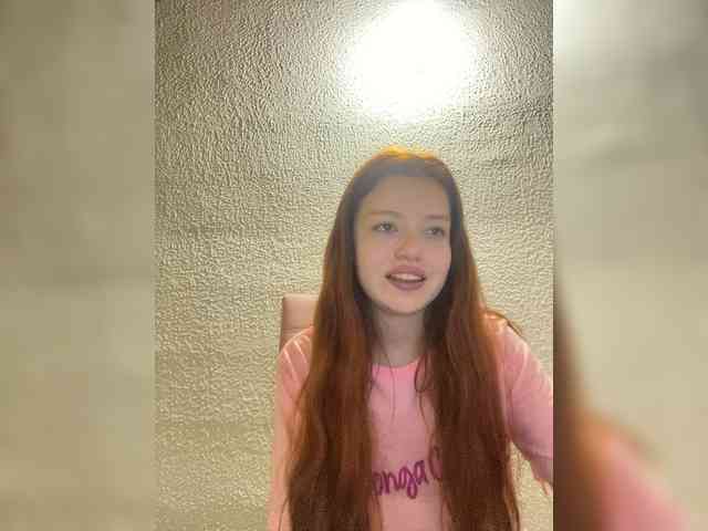 Pamela-Velvet webcam