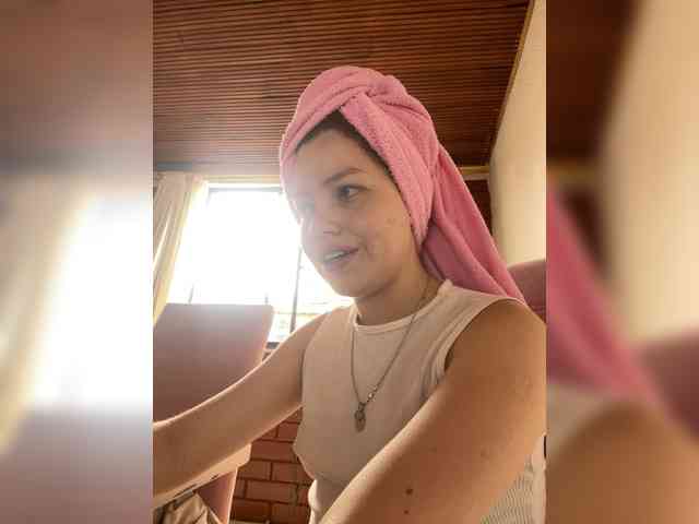 Pamela-Velvet webcam