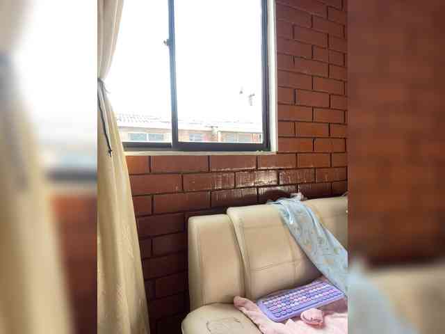 Pamela-Velvet webcam