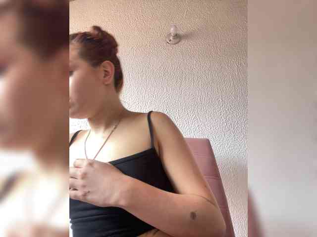 Pamela-Velvet webcam