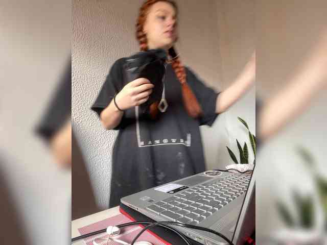 Pamela-Velvet webcam