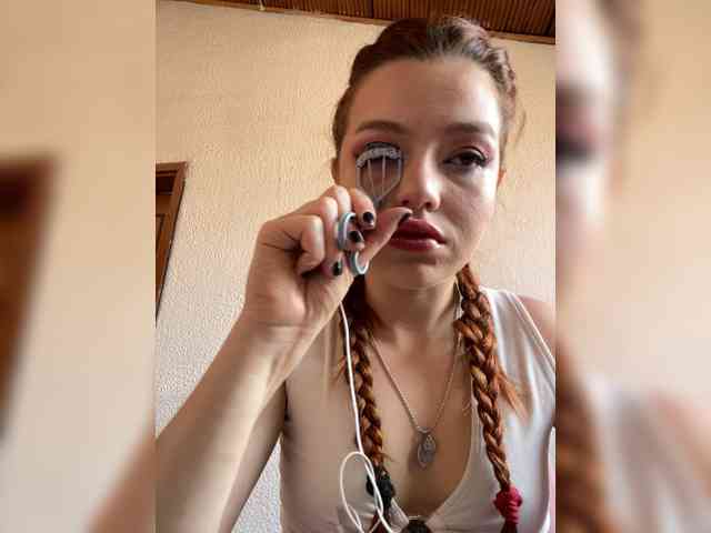 Pamela-Velvet Pamela-Velvet