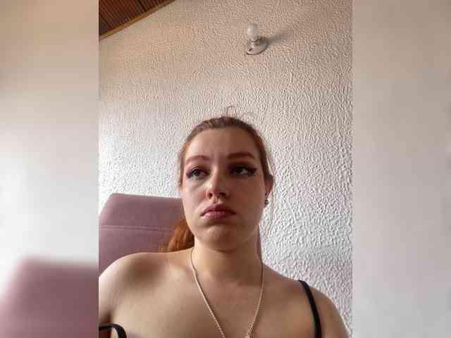 Pamela-Velvet webcam