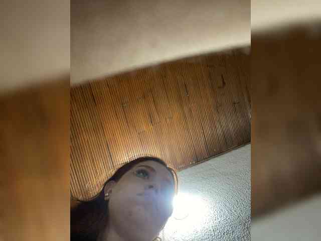 Pamela-Velvet webcam