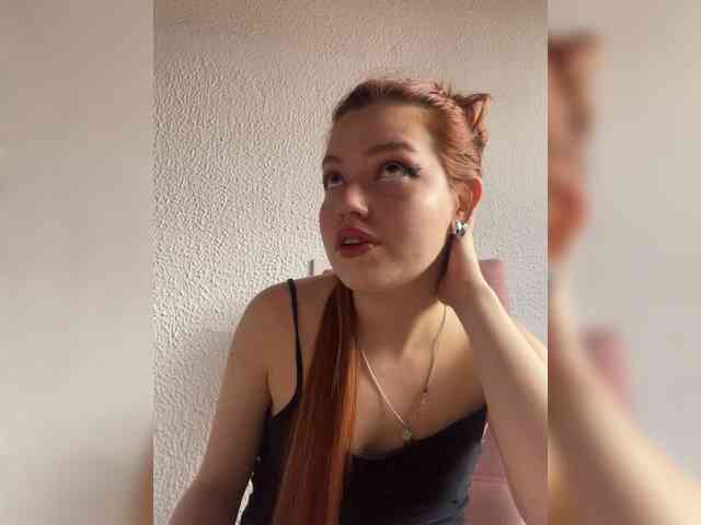 Pamela-Velvet webcam