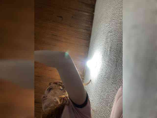 Pamela-Velvet webcam