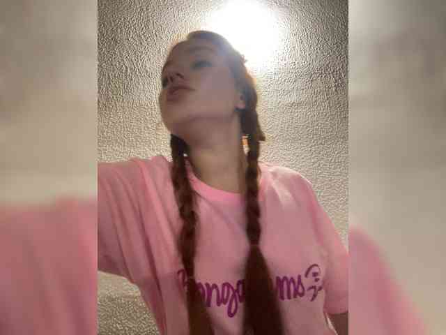 Pamela-Velvet webcam