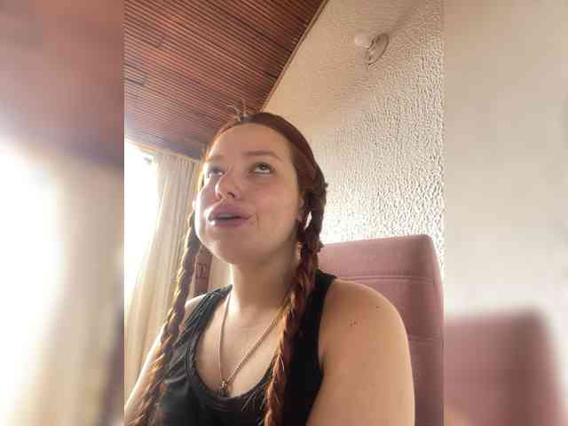 Pamela-Velvet webcam